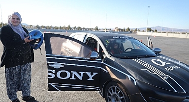 Nevşehir’de Şalvarını Giyip Gelen Kadınlara Özel Slalom Sürüşü