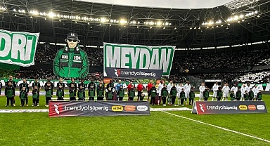 O çocuklar maçta yerlerini aldı