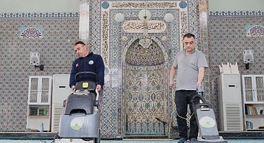 Osmangazi’de Camilerde Bayram Temizliği