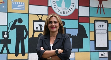  Prof. Dr. Gül Esra Atalay: “Dijital dünyada da insan kalmayı öğrenmemiz gerekiyor!” 