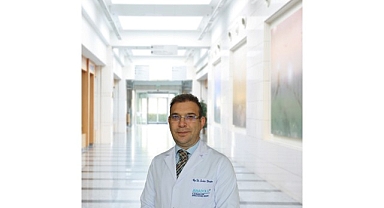 Saç telinden ince dikişlerle sinir sıkışmasına hassas çözüm