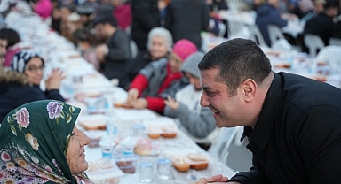 Torbalı Belediyesi’nden Cumhuriyet Mahallesi’nde Dev İftar