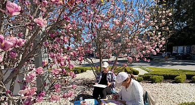Turistler Kemer’de manolyaları resmediyor 