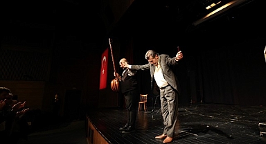 ‘Veli’nin Oğlu Orhan’ Küçükçekmece’de Seyirciyle Buluştu