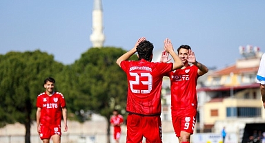 Zirvenin Tek Sahibi Burhaniye Belediyespor