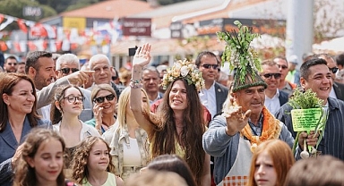  15. Uluslararası Alaçatı Ot Festivali yüz binlerce kişiyi ağırladı