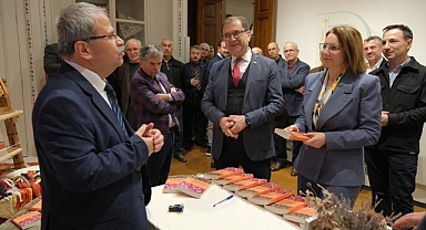 Acar’ın kaleme aldığı “Kocaeli Kandıra Halk Kültürü Kitabı” tanıtıldı; “Manavların” kültür hafızası bu kitapta toplandı