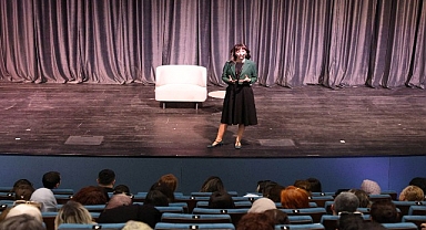 Akademisyen Anne Çankayalılarla Buluştu