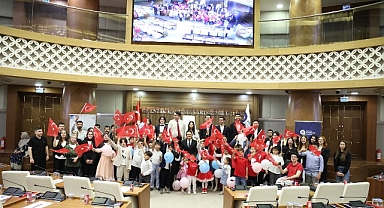 Antalya Büyükşehir Meclisi’nde koltuklar çocuklarda 