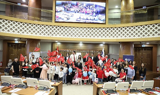 Antalya Büyükşehir Meclisi’nde koltuklar çocuklarda 