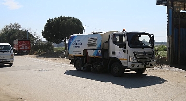 Aydın Büyükşehir Belediyesi'nden Acarlar'da çevre düzenleme ve bakım çalışması