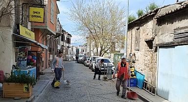 Ayvalık’ta Temizlik Seferberliği Sürüyor