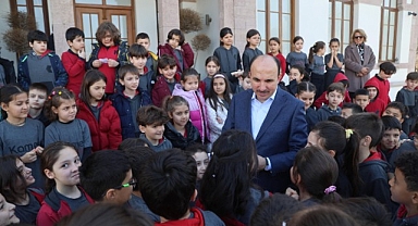 Başkan Altay Taş Bina’yı Ziyaret Eden Öğrencilerle Buluştu