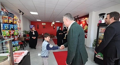 Başkan Büyükakın esnafları yalnız bırakmıyor 