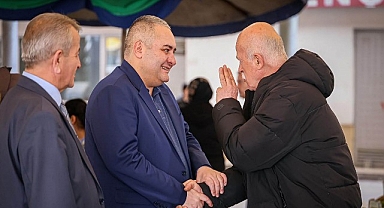 Başkan Özarslan Semt Pazarında Esnaf ve Vatandaşla Buluştu