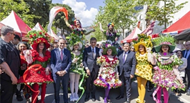 Başkan Tugay: Türkiye, çiftçisiyle, köylüsüyle şifa bulacak