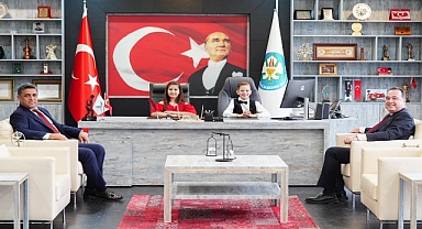 Başkanlık Koltuğu Bugün Çocukların