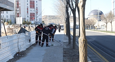 Bekdik Mahallesi TOKİ Bloklarında Detaylı Temizlik Çalışması