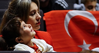 Beylikdüzü’nde 23 Nisan Coşkusu Miniklerin Gösterileriyle Başladı