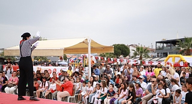 Burhaniye’de 23 Nisan Ruhuna Yakışır Kutlama