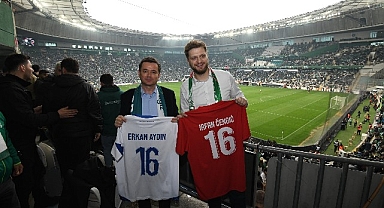 Bursaspor Tribünlerinde Kardeşlik ve Coşku Bir Arada