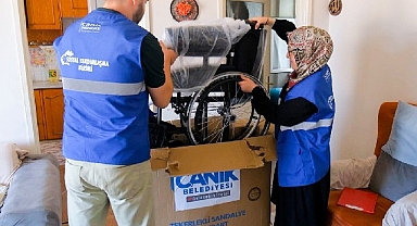 Canik Belediyesi Kapı Kapı Gönüllere Ulaşıyor 
