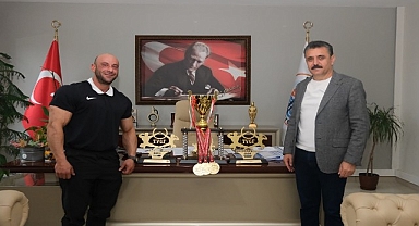 Dikili Belediyesi’nin Gururu Yılmaz Acar Şampiyonluğa Doymuyor