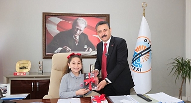 Dikili’de 23 Nisan Coşkusu Sokaklara Taştı