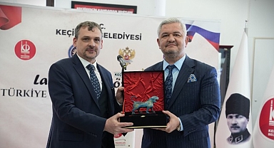 Estergon Türk Kültür Merkezi’nde “Cumhuriyet’in Doğuşu” Resim Sergisi Açıldı