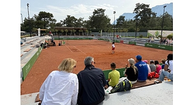 Geleceğin tenisçileri Kemer’de buluştu
