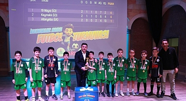 İlkokullar Arası Futbol Turnuvasında Kupa Töreni Yapıldı