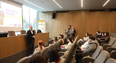 İnegöl Belediyesi’nden Gençlere Avrupa Fırsatı: DiscoverEU Tanıtım Etkinliği Düzenlendi