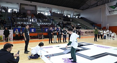 İnegöl’ün Mucitleri Robotlarını Yarıştırdı