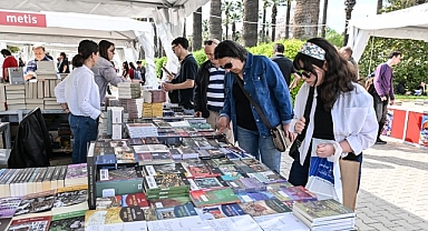 İZKİTAP öğrencilerin buluşma noktası oldu