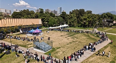 İzmir’de edebiyatın kalbi Kültürpark’ta attı 