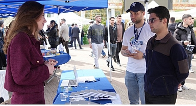 Kariyer Günü'nde öğrenciler firmalarla bir araya geldi