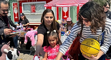 Karşıyaka’da ‘Çocuklar için 2. El Pazarı’na büyük ilgi