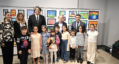 Kartepeli Minik Ressamlardan Görkemli Sergi