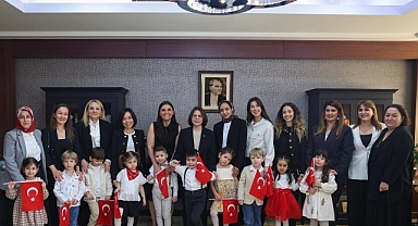 Kreş öğrencilerinden başkan Köymen’e 23 Nisan ziyareti