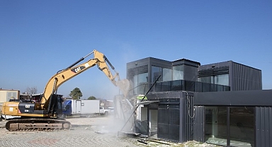 Nilüfer’de kaçak yapılar yıkıldı