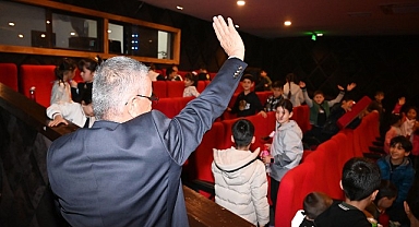 Öğrencilerden sinema keyfi