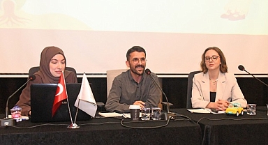 Osmangazi Belediyesi Ebeveynleri Ana Baba Okulu’nda Bilgilendirdi