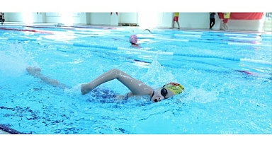 Osmangazi Belediyesi’nden 23 Nisan’a Özel Yüzme Şenliği