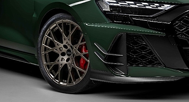 Pirelli, yeni Audi RS 5 ve Audi RS 3 competition limited modelleri için motor sporları DNA’sına sahip P Zero R lastiklerini geliştirdi