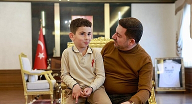 Rasim Başkan, Minik Hayranını Belediyede Ağırladı