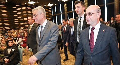 Sağlık Bakanı Memişoğlu Anne Baba Adayları ile “İlk Adım Ebe Gebe Okulu Aile Buluşması”nda Bir Araya Geldi