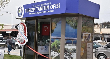 Salihli Belediyesi tarafından hayata geçirilen Turizm Tanıtım Ofisi düzenlenen törenle hizmete açıldı.