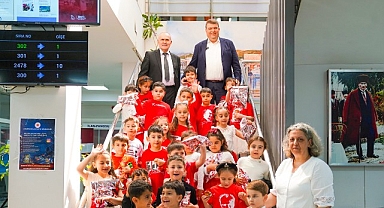 Seferihisar’da 23 Nisan coşkusu: Başkanlık koltuğu çocuklara emanet