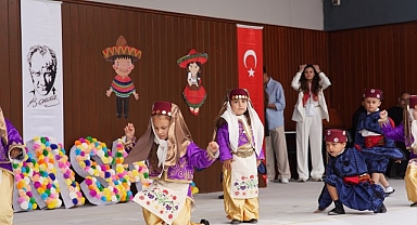 Seferihisar’da 23 Nisan coşkusu; Yarınların ışığı çocuklar sahnedeydi