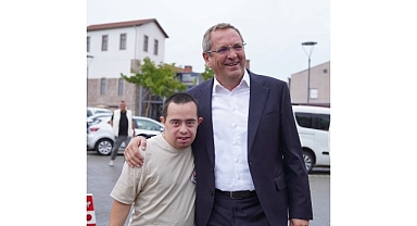 Sevgiyle atılan her adım, paylaşıldıkça çoğalan en değerli mutluluklara dönüşüyor 